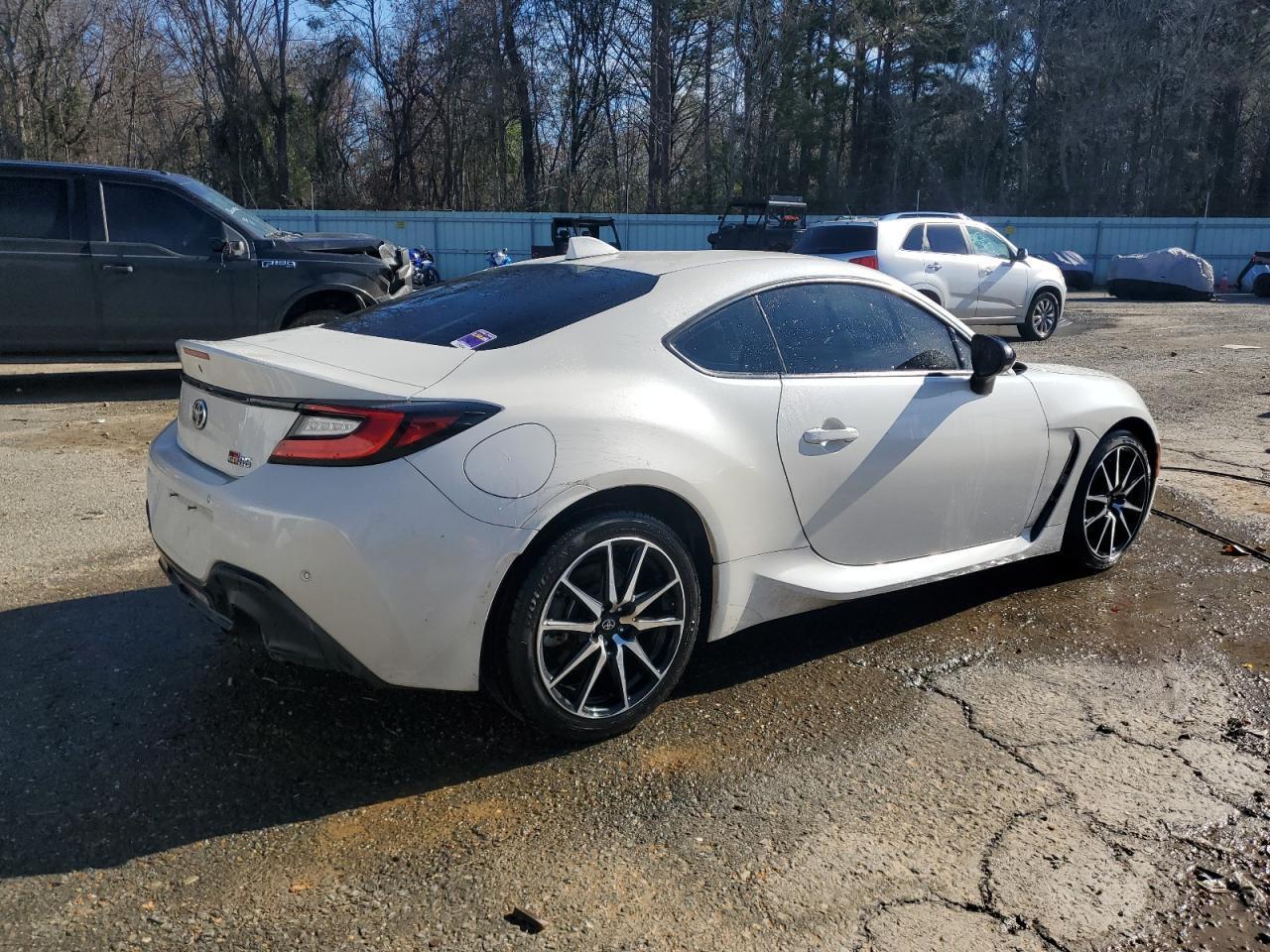 2023 TOYOTA GR 86 - Image 3
