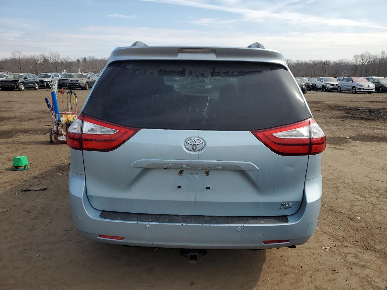 2015 TOYOTA SIENNA XLE - Фото 6