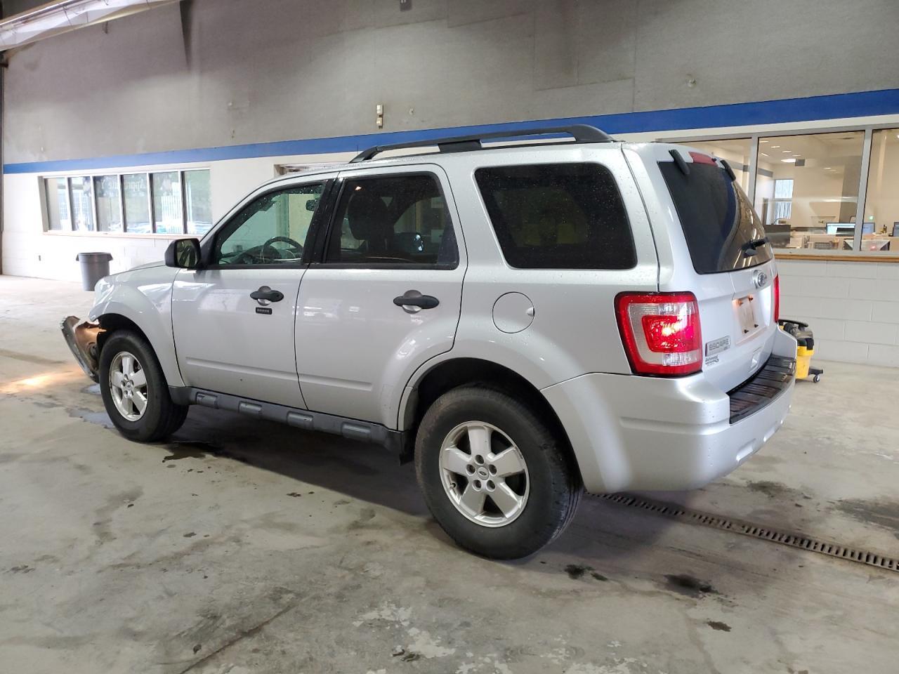 2012 FORD ESCAPE XLT - Image 2