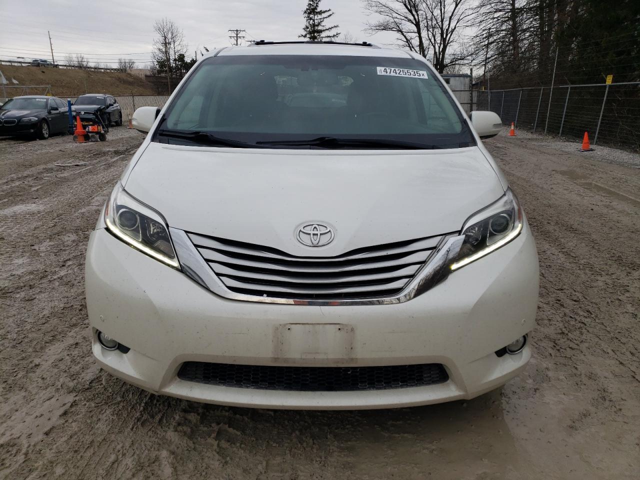 2015 TOYOTA SIENNA XLE - Фото 5