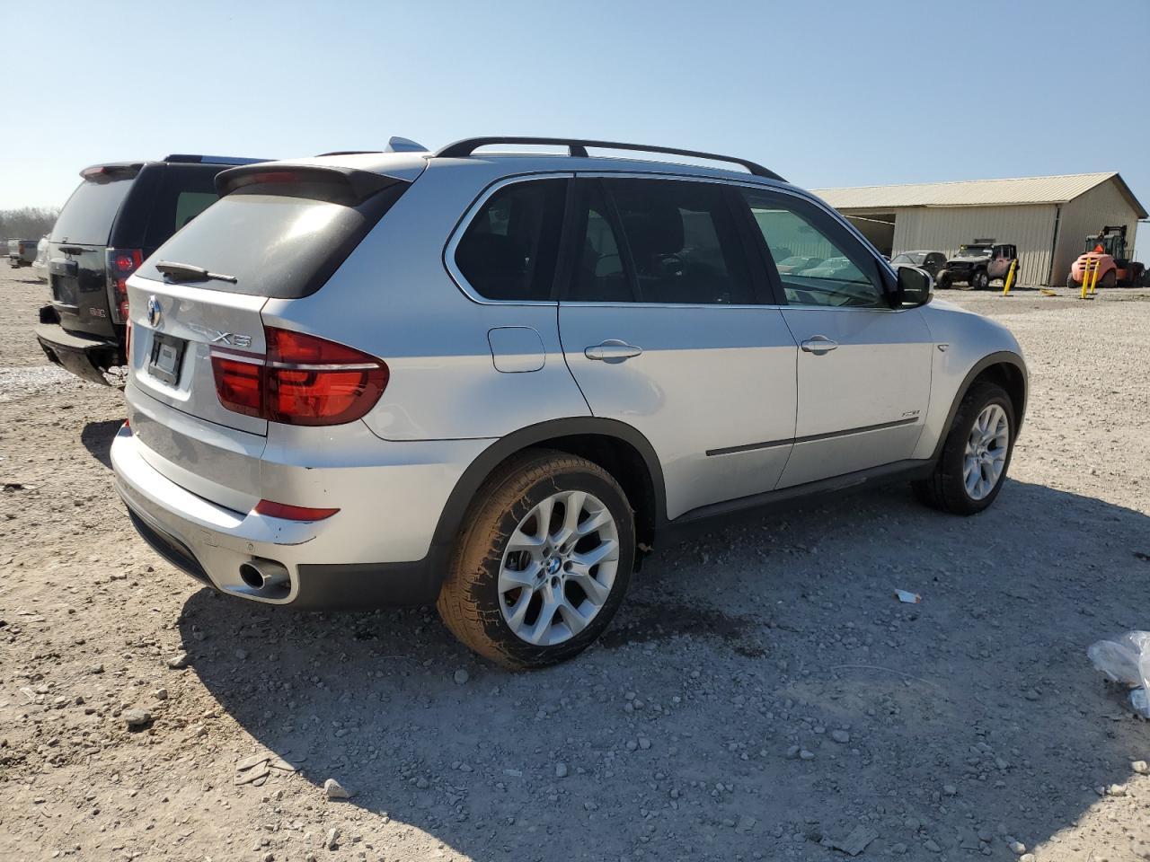 2013 BMW X5 XDRIVE3 - Image 3