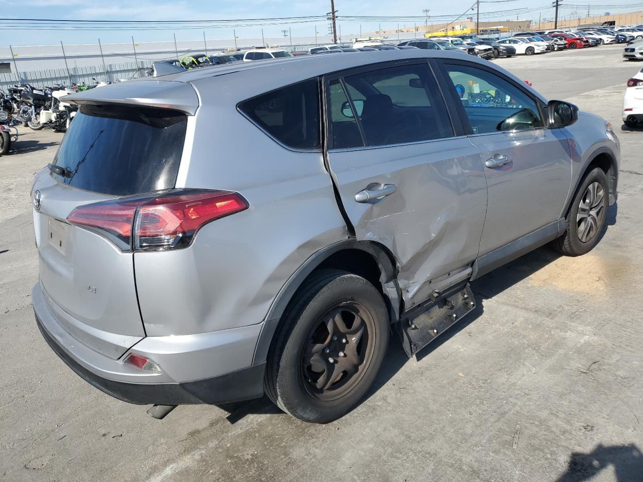 2017 TOYOTA RAV4 LE - Image 3