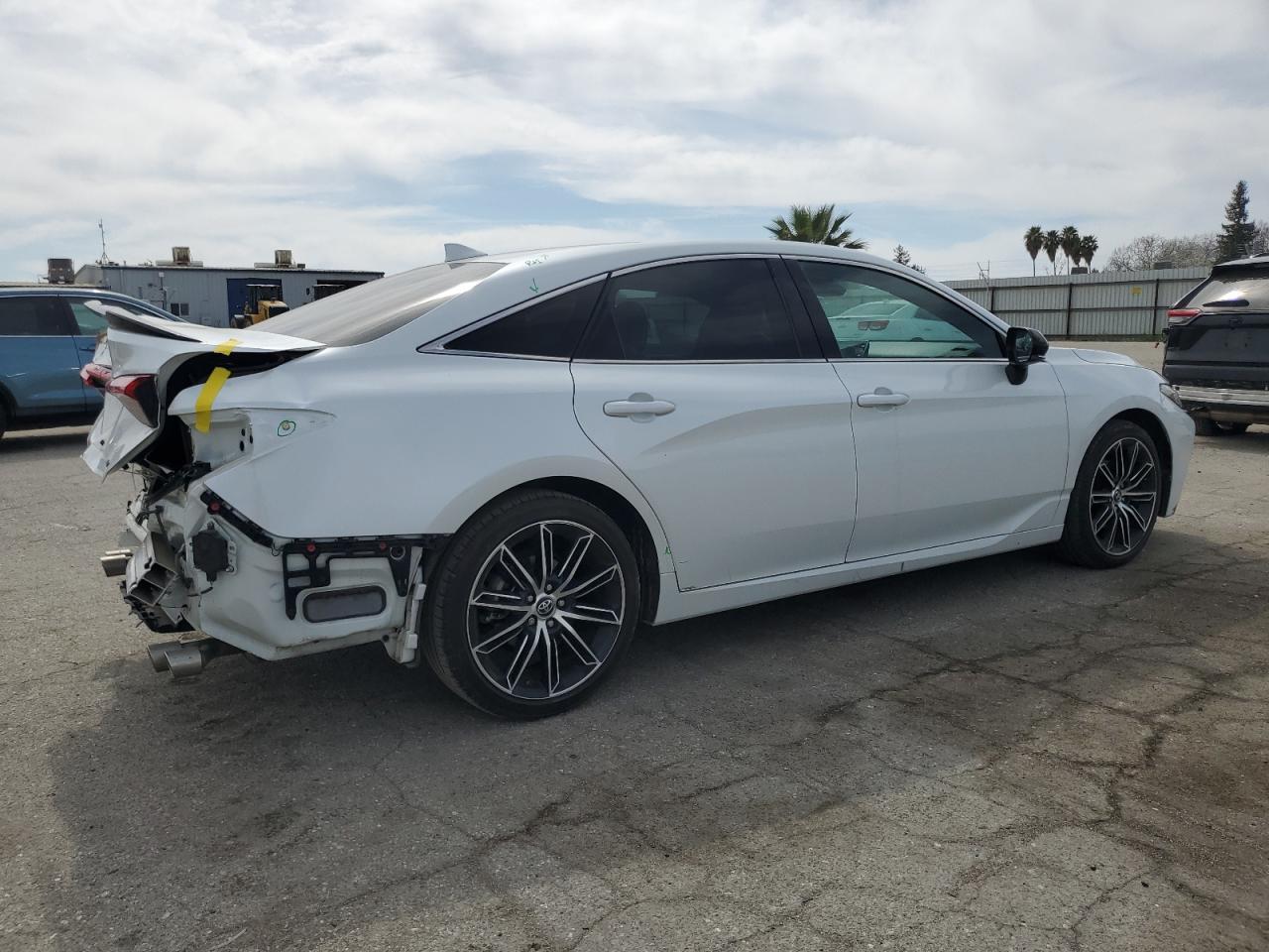 2019 TOYOTA AVALON XLE - Image 3