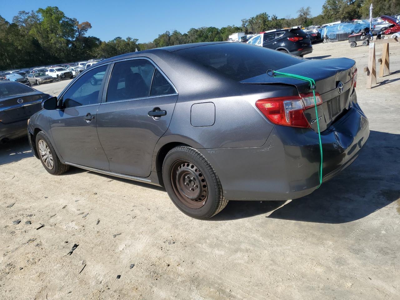 2013 TOYOTA CAMRY L - Фото 2
