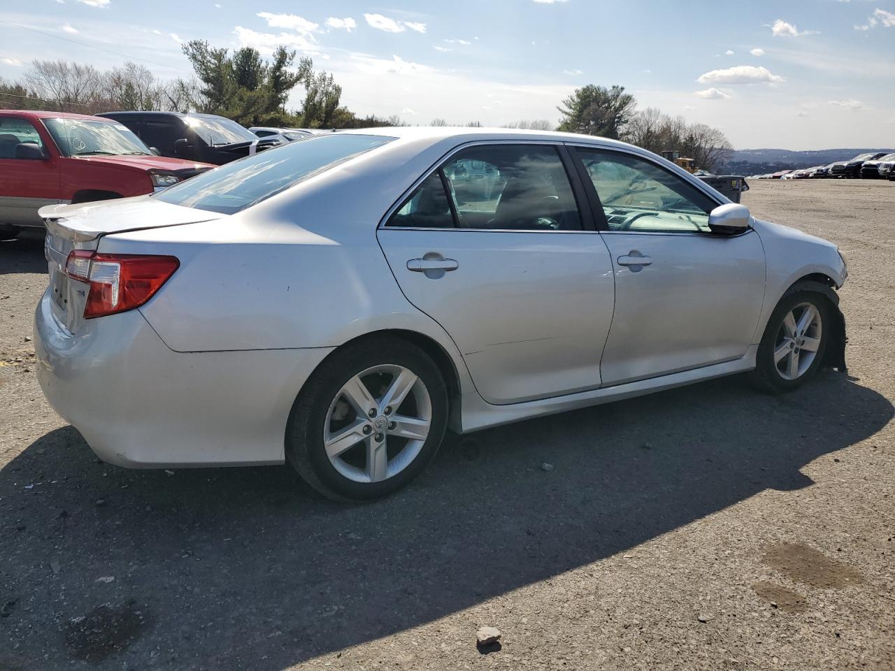 2014 TOYOTA CAMRY L - Image 3