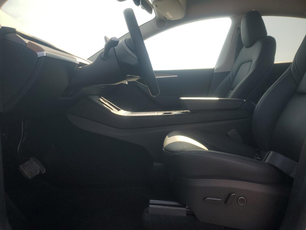 2025 TESLA MODEL Y - Image 7