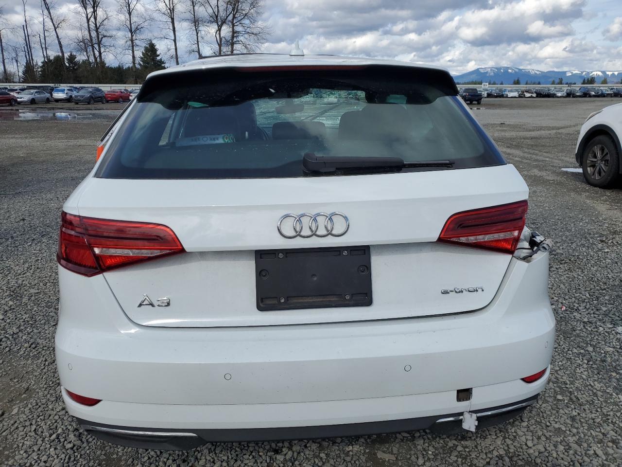 2017 AUDI A3 E-TRON - Image 6