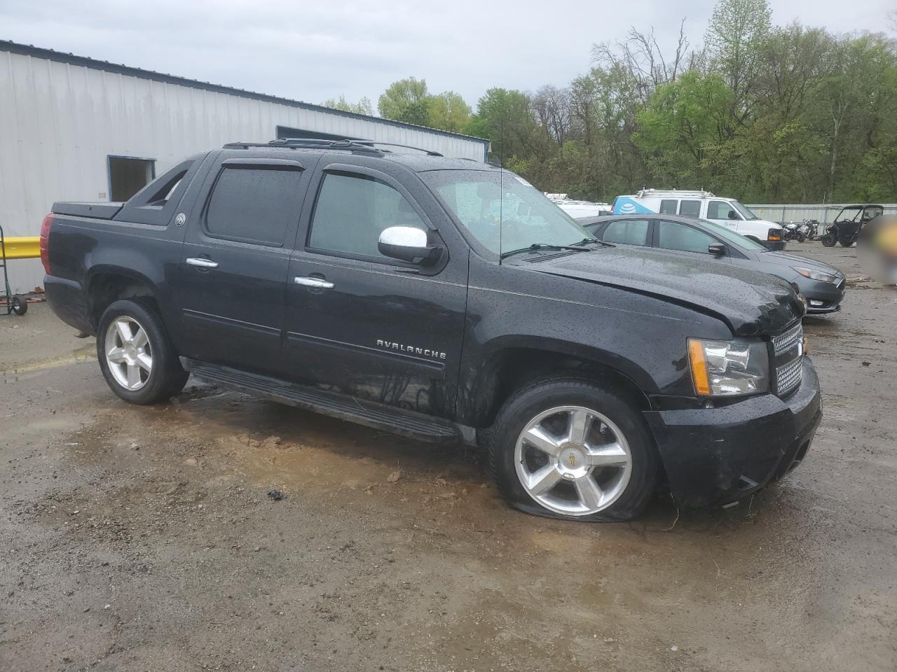 2013 CHEVROLET AVALANCHE - Фото 4
