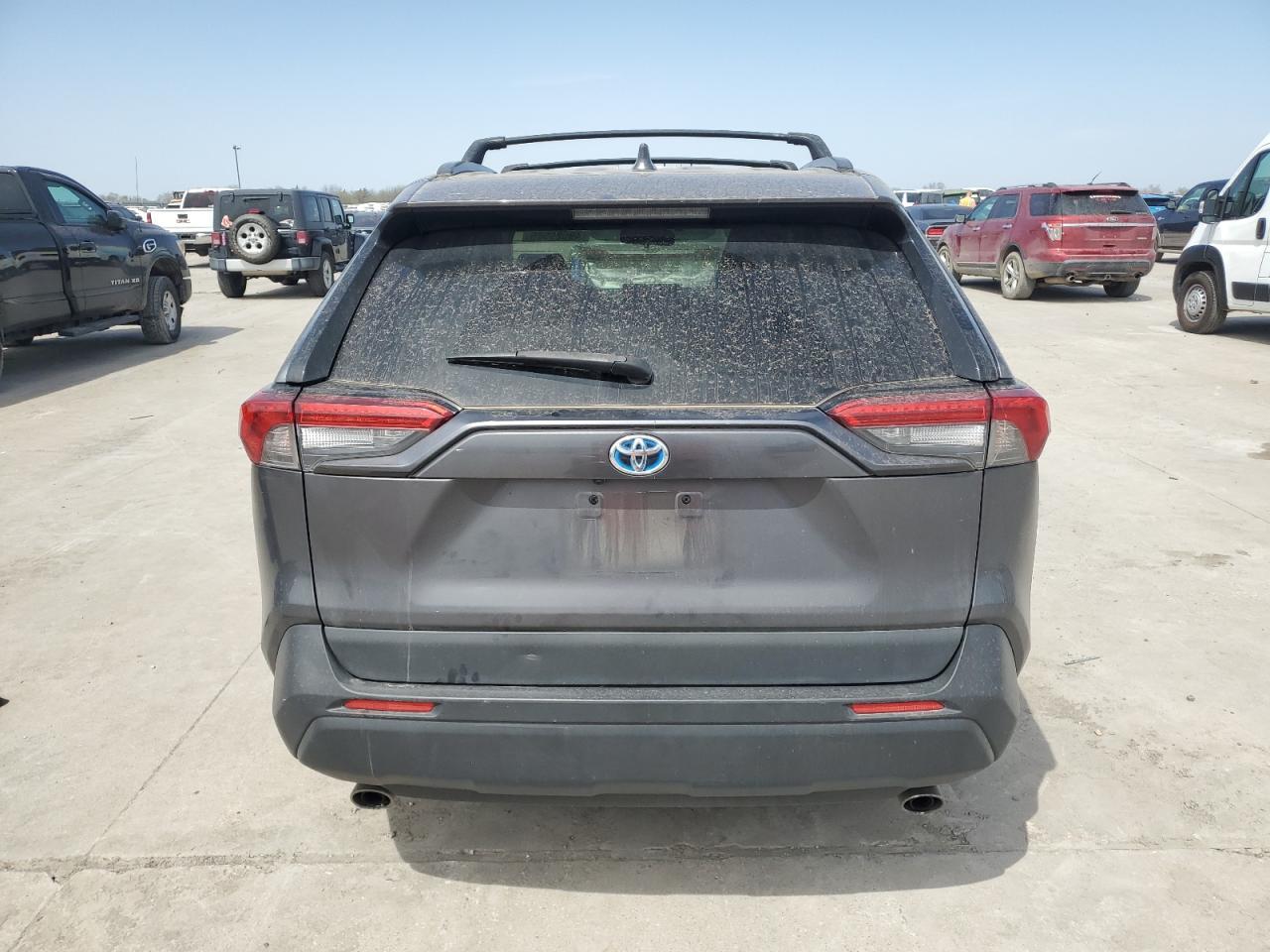 2020 TOYOTA RAV4 XLE - Image 6