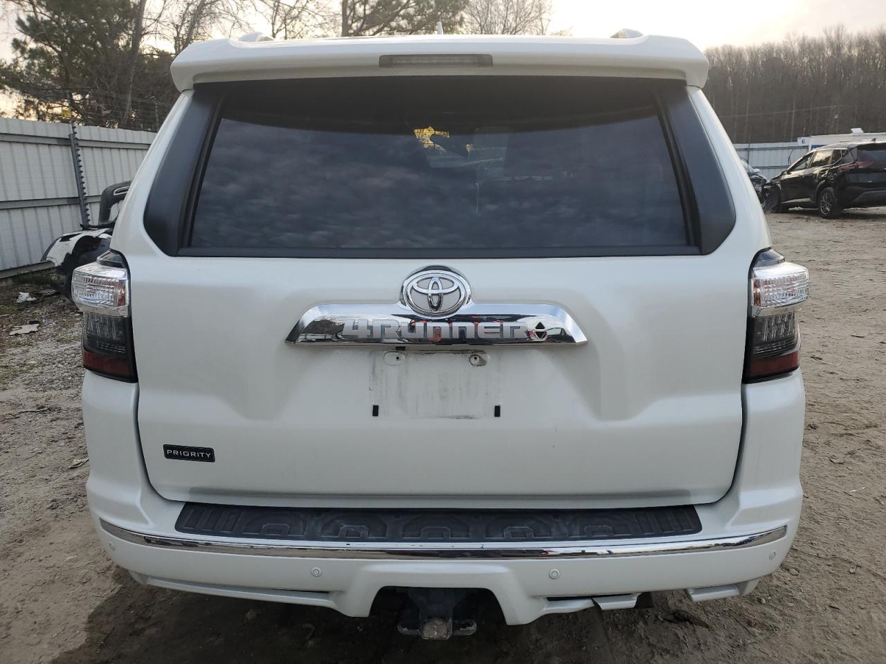 2020 TOYOTA 4RUNNER SR - Фото 6