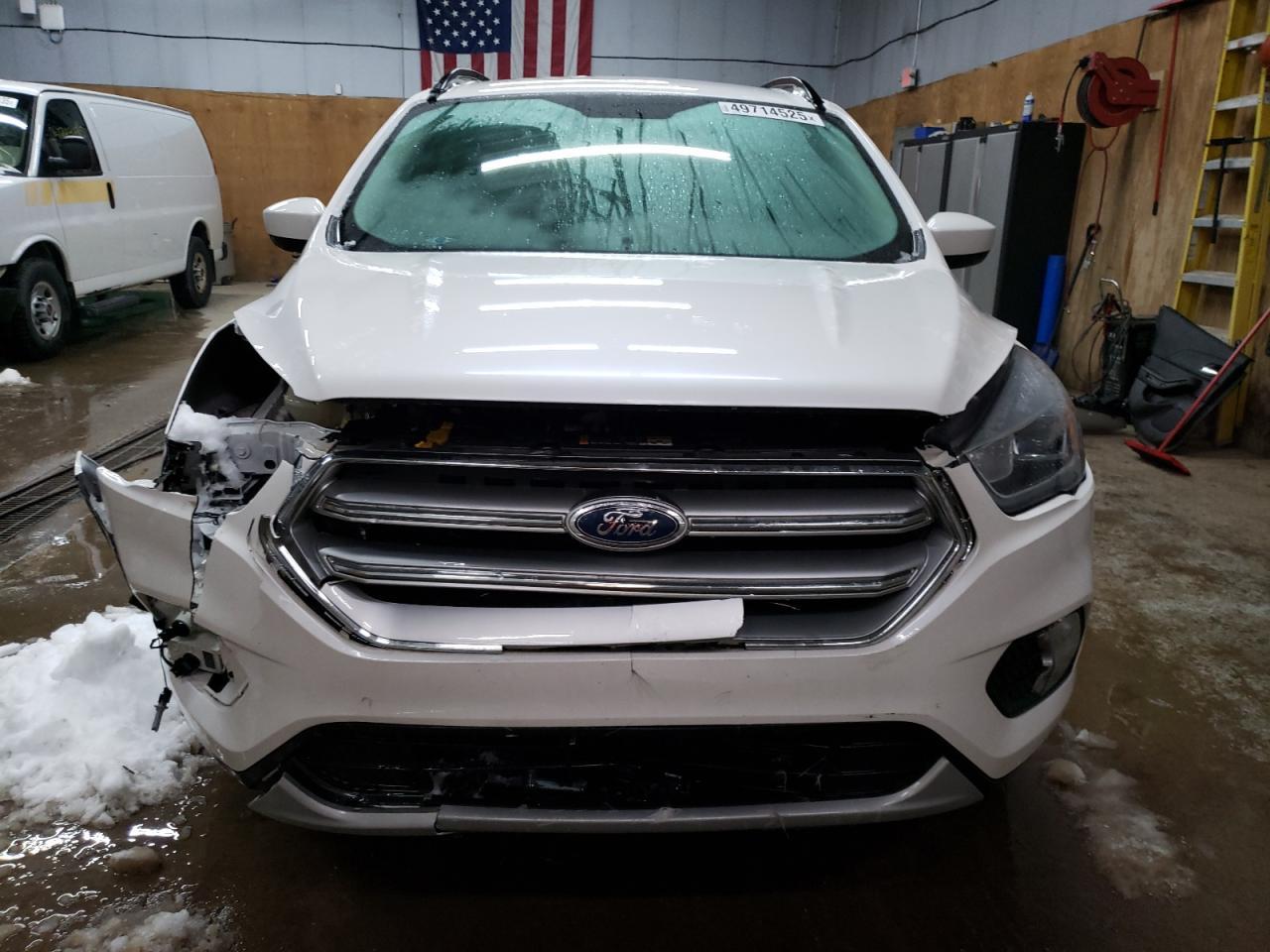 2017 FORD ESCAPE SE - Фото 5
