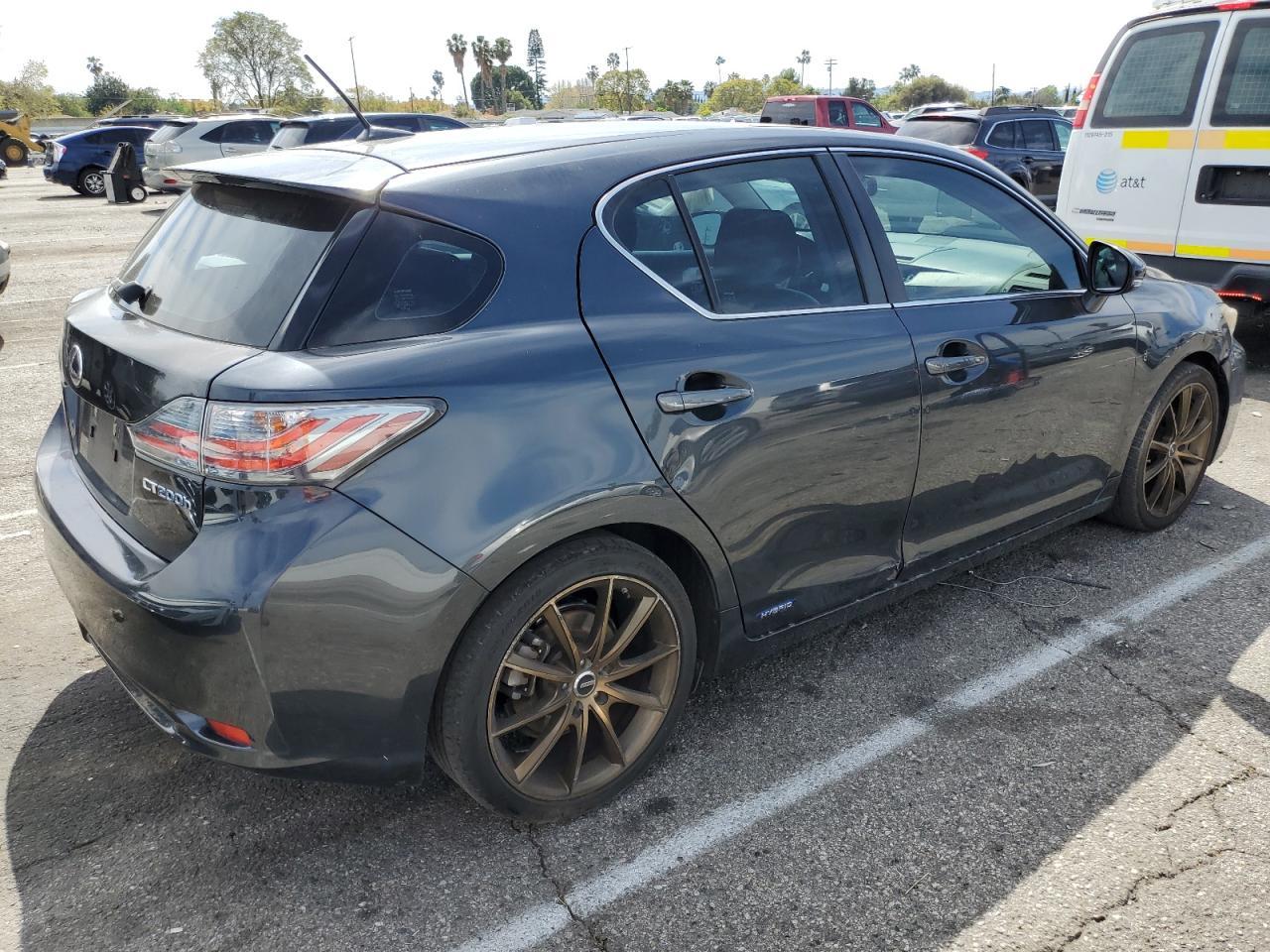 2011 LEXUS CT 200 - Фото 3