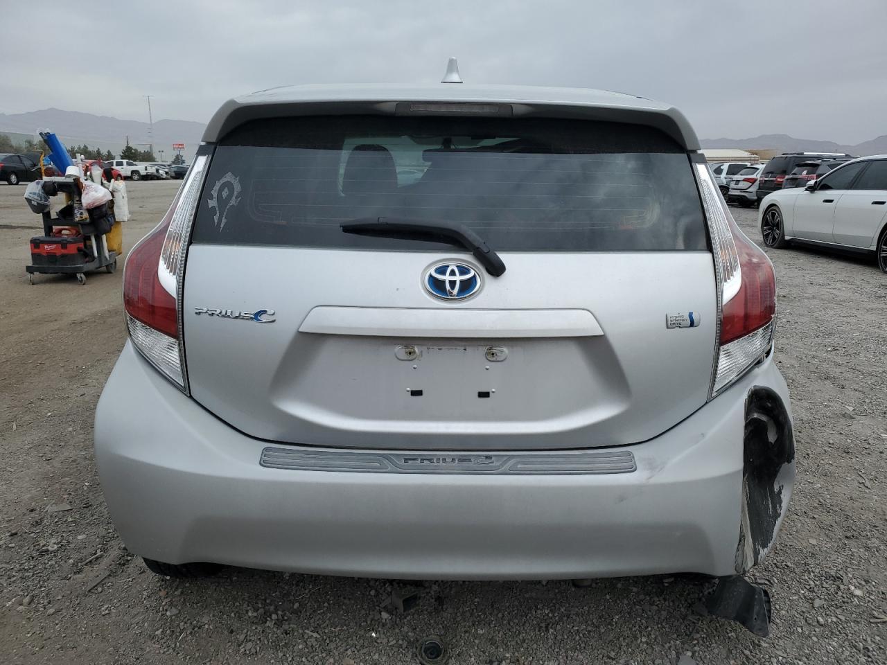 2015 TOYOTA PRIUS C - Фото 6
