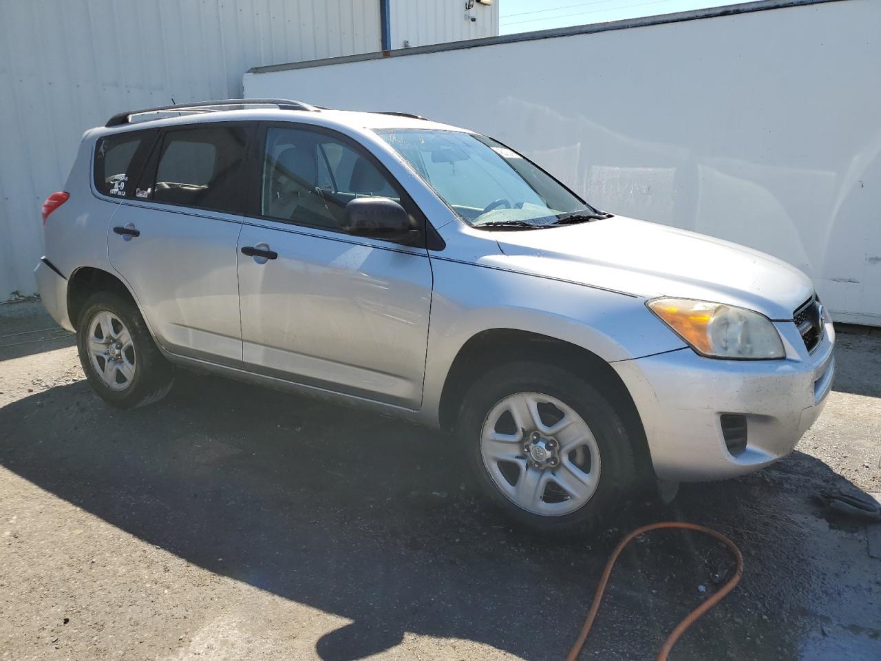 2011 TOYOTA RAV4 - Image 4
