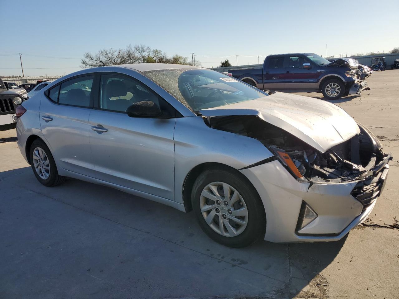 2019 HYUNDAI ELANTRA SE - Фото 4
