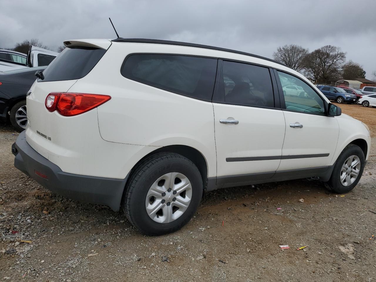 2012 CHEVROLET TRAVERSE L - Фото 3