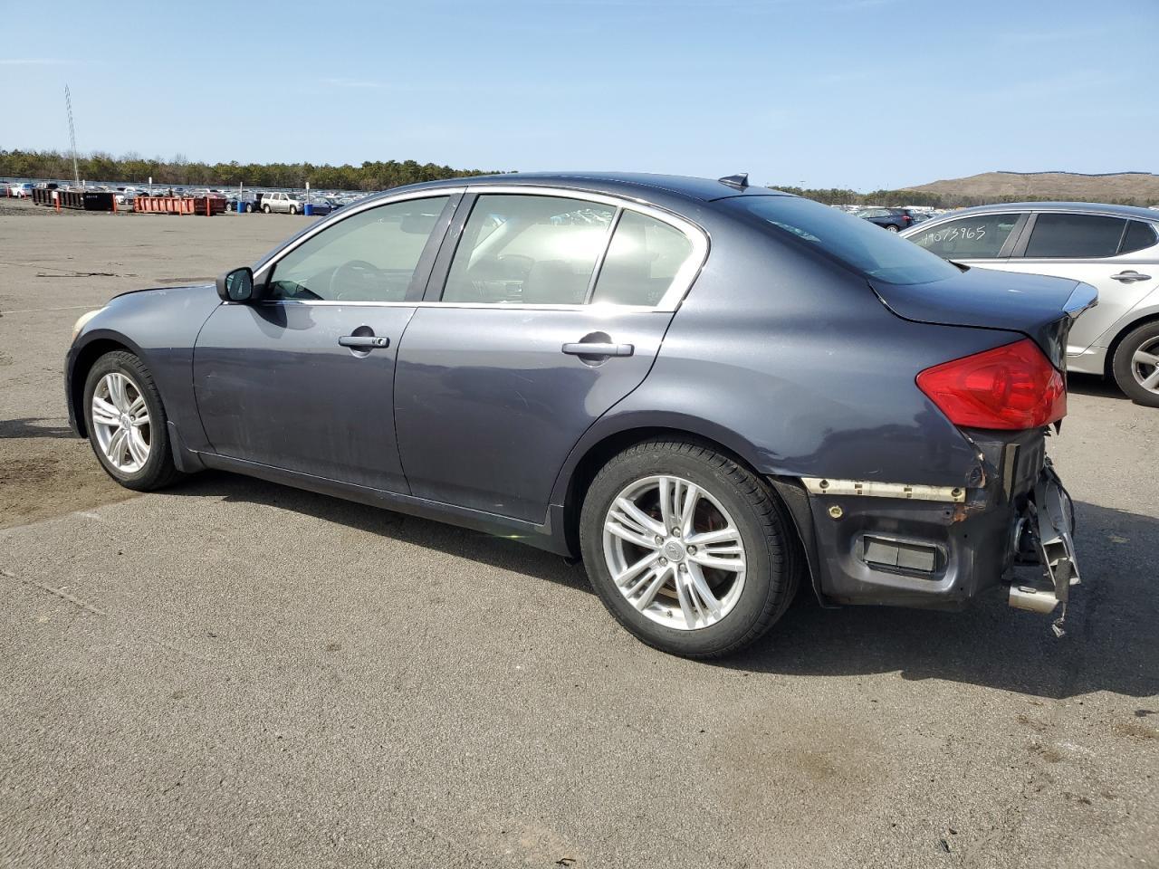 2012 INFINITI G37 - Image 2