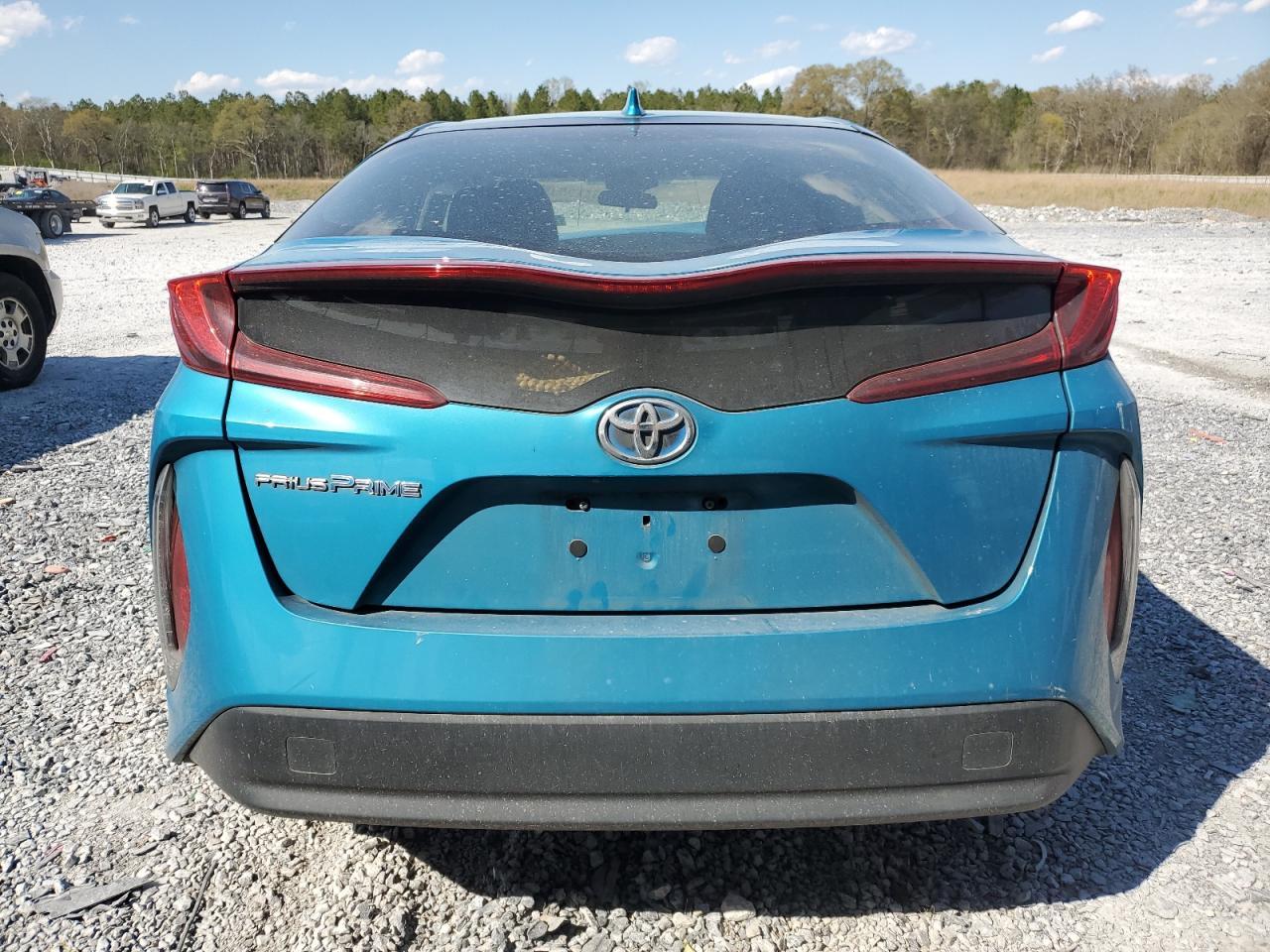 2018 TOYOTA PRIUS PRIM - Image 6