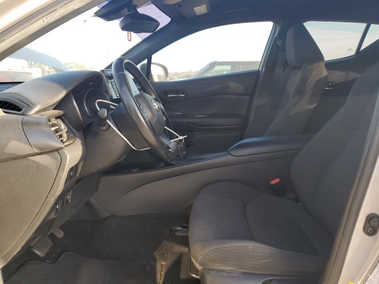2018 TOYOTA C-HR XLE - Image 7
