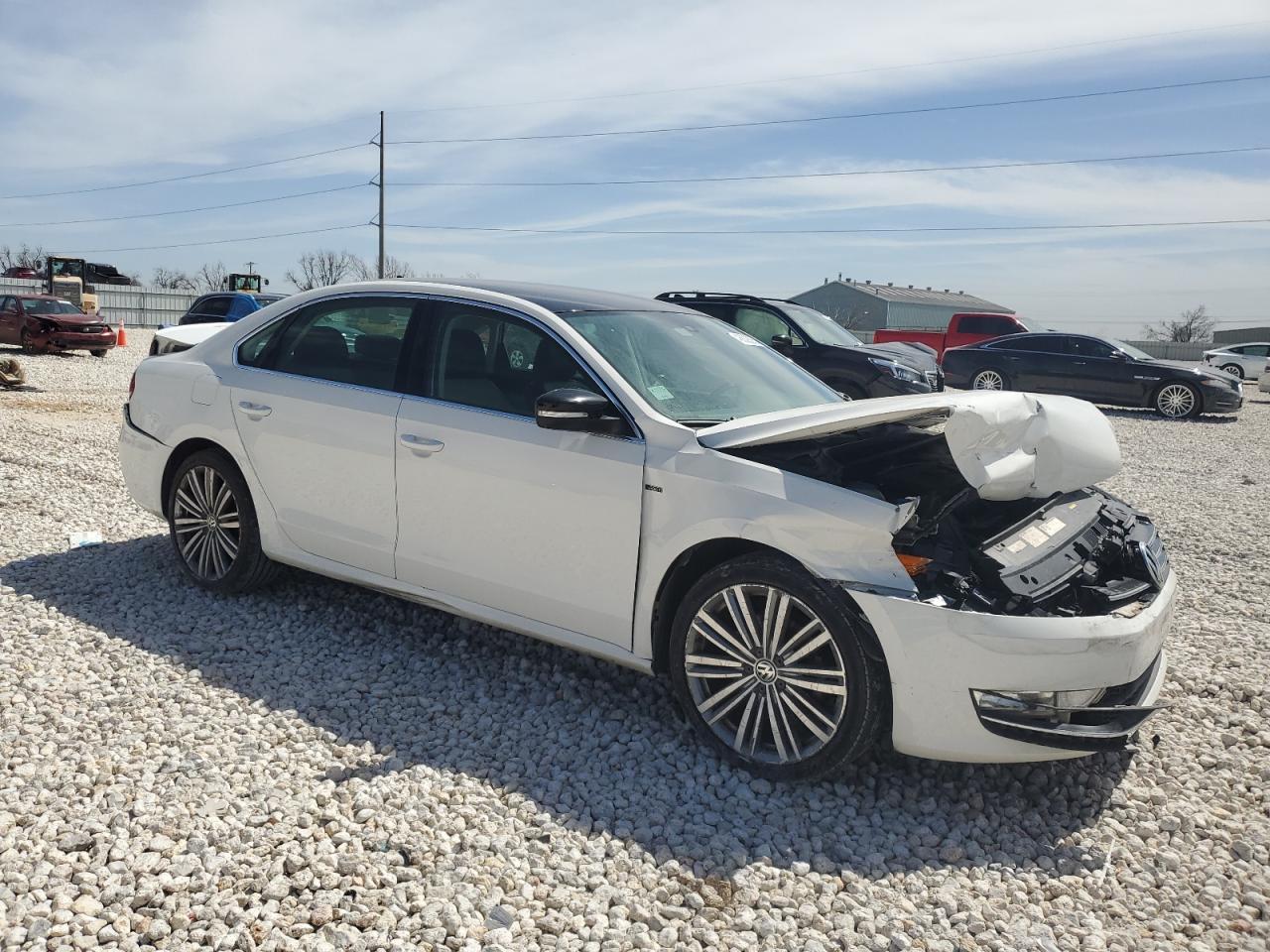 2015 VOLKSWAGEN PASSAT SE - Фото 4