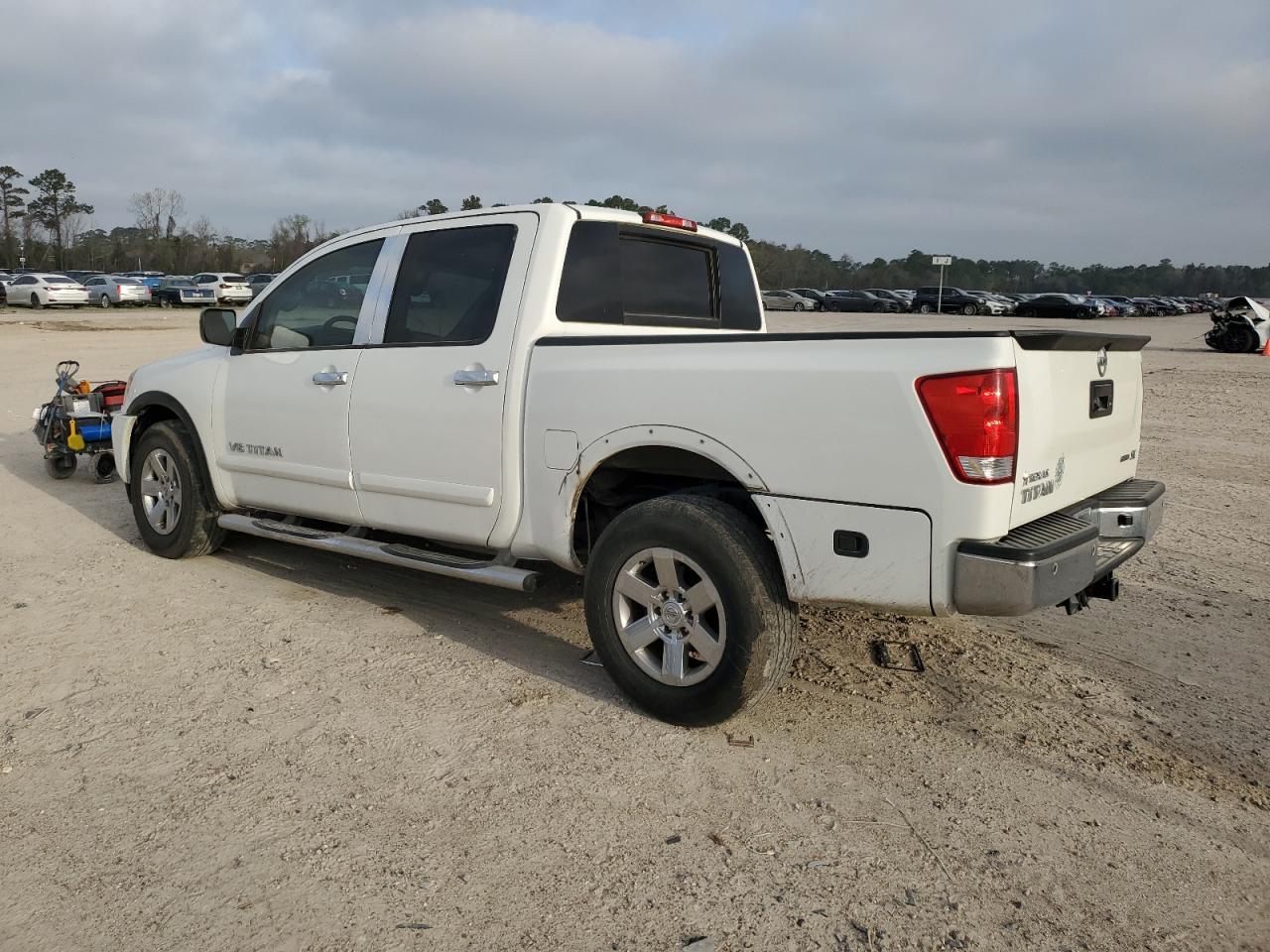 2015 NISSAN TITAN S - Фото 2