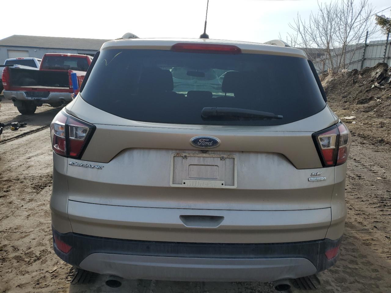 2017 FORD ESCAPE SE - Фото 6