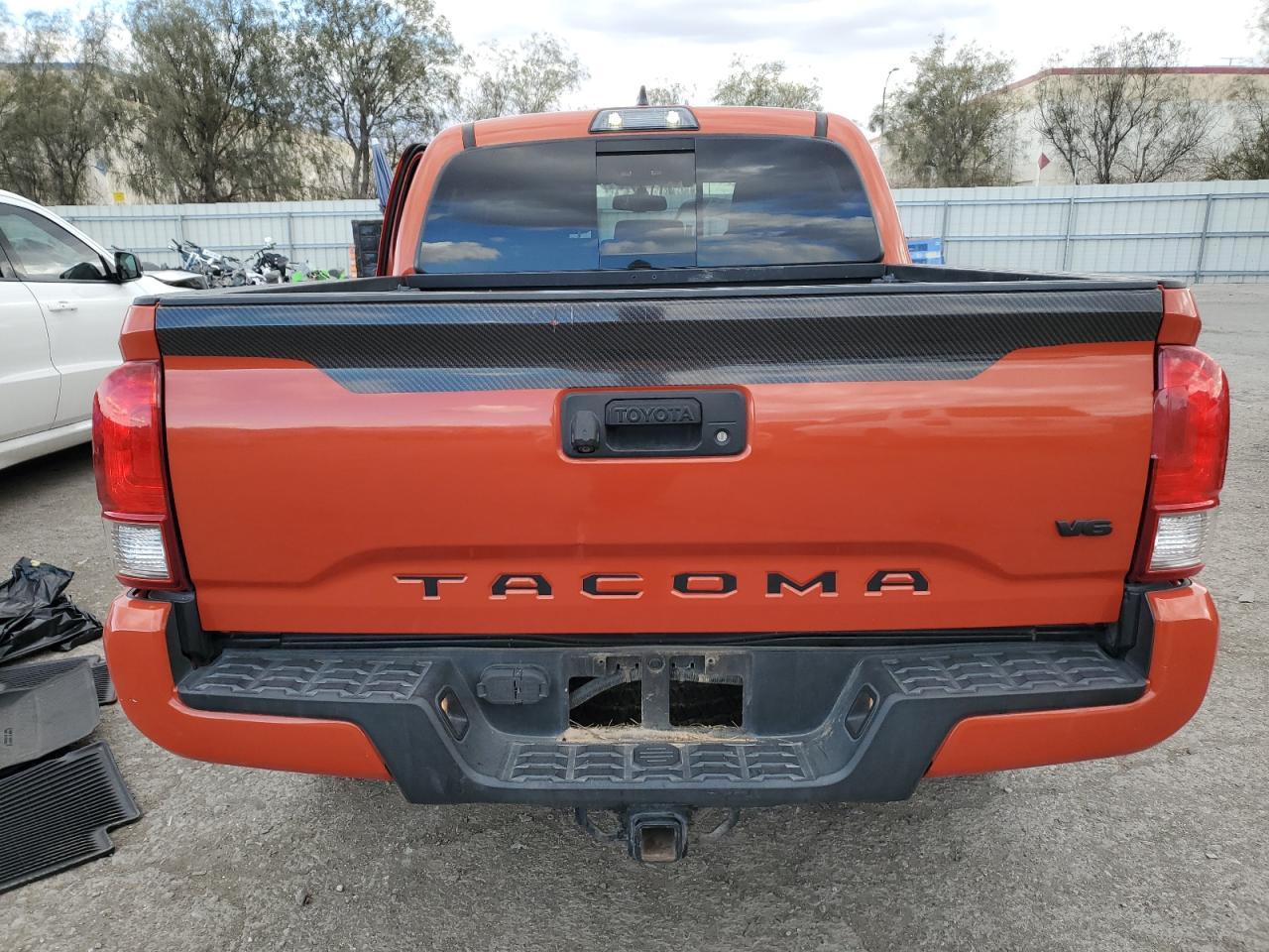 2017 TOYOTA TACOMA DOU - Фото 6