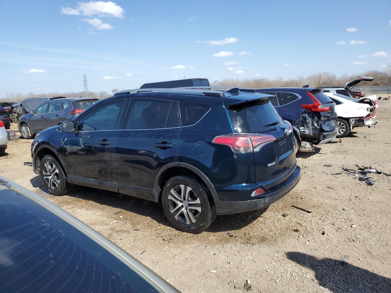 2017 TOYOTA RAV4 LE - Фото 2