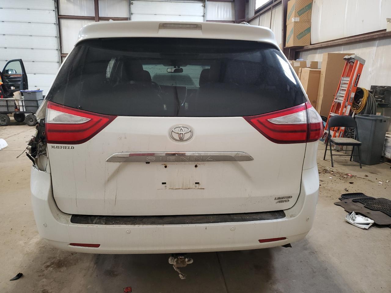 2015 TOYOTA SIENNA XLE - Фото 6