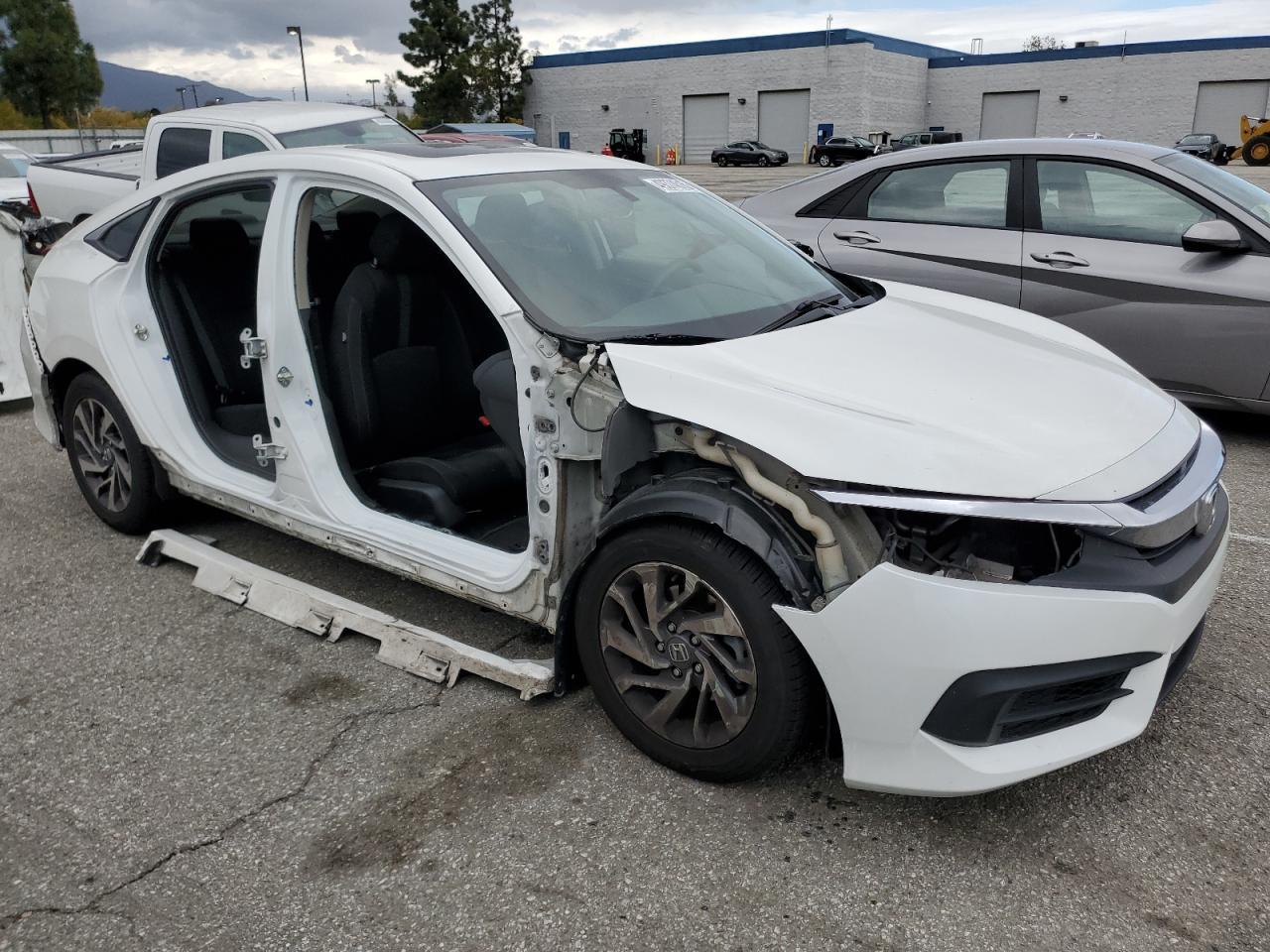2018 HONDA CIVIC EX - Image 4