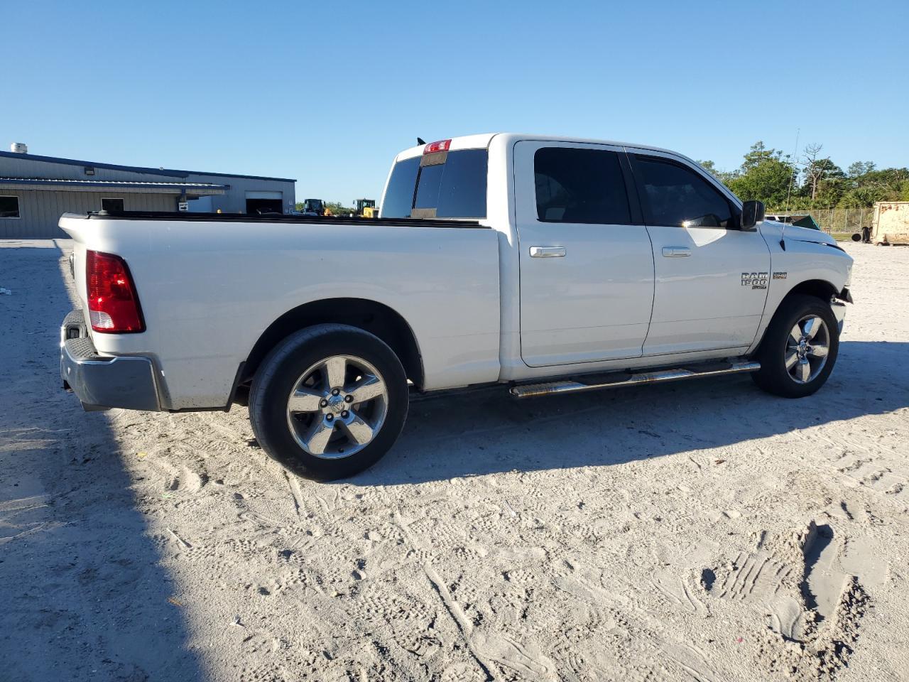 2019 RAM 1500 CLASS - Image 3