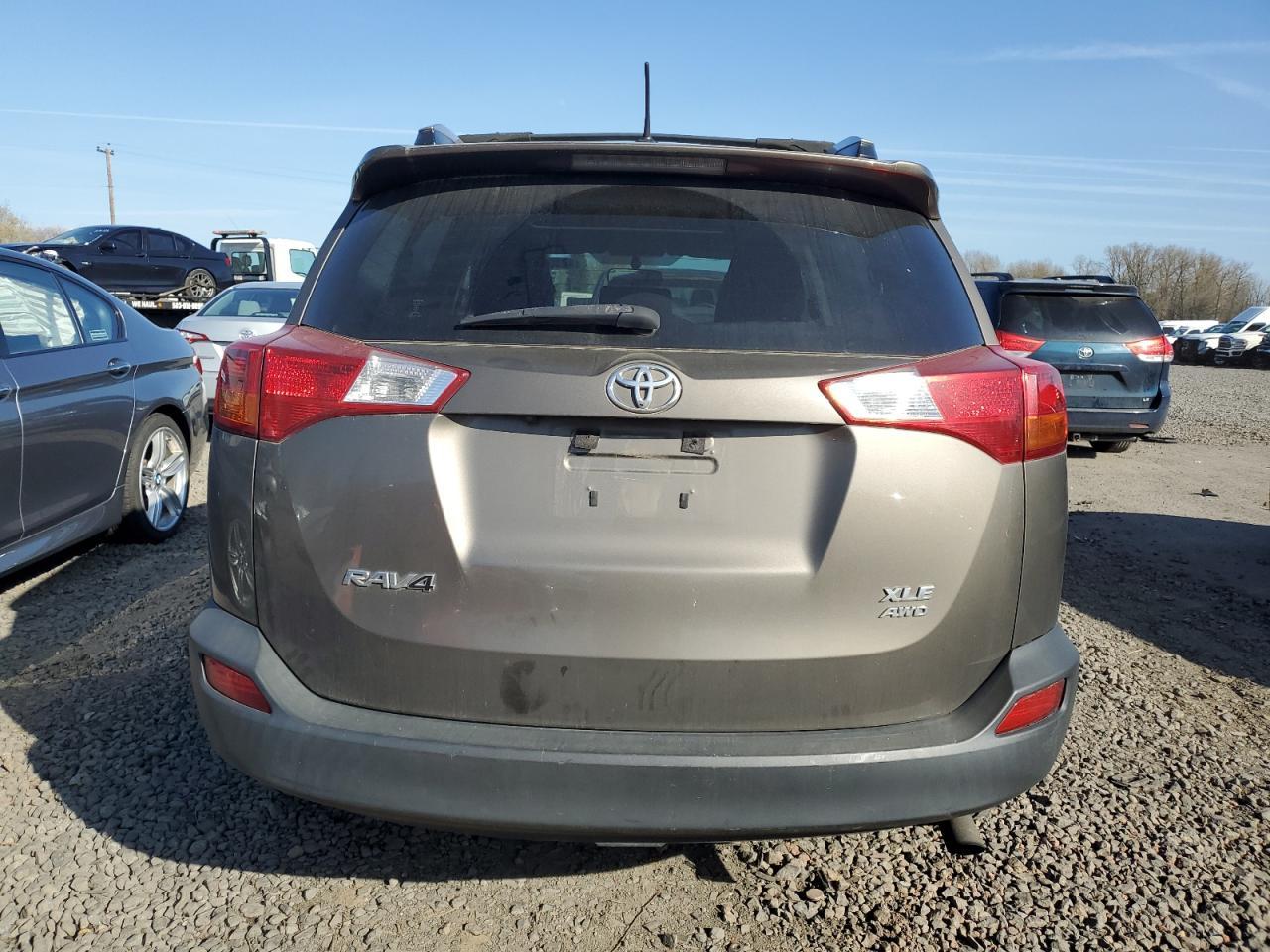 2015 TOYOTA RAV4 XLE - Фото 6