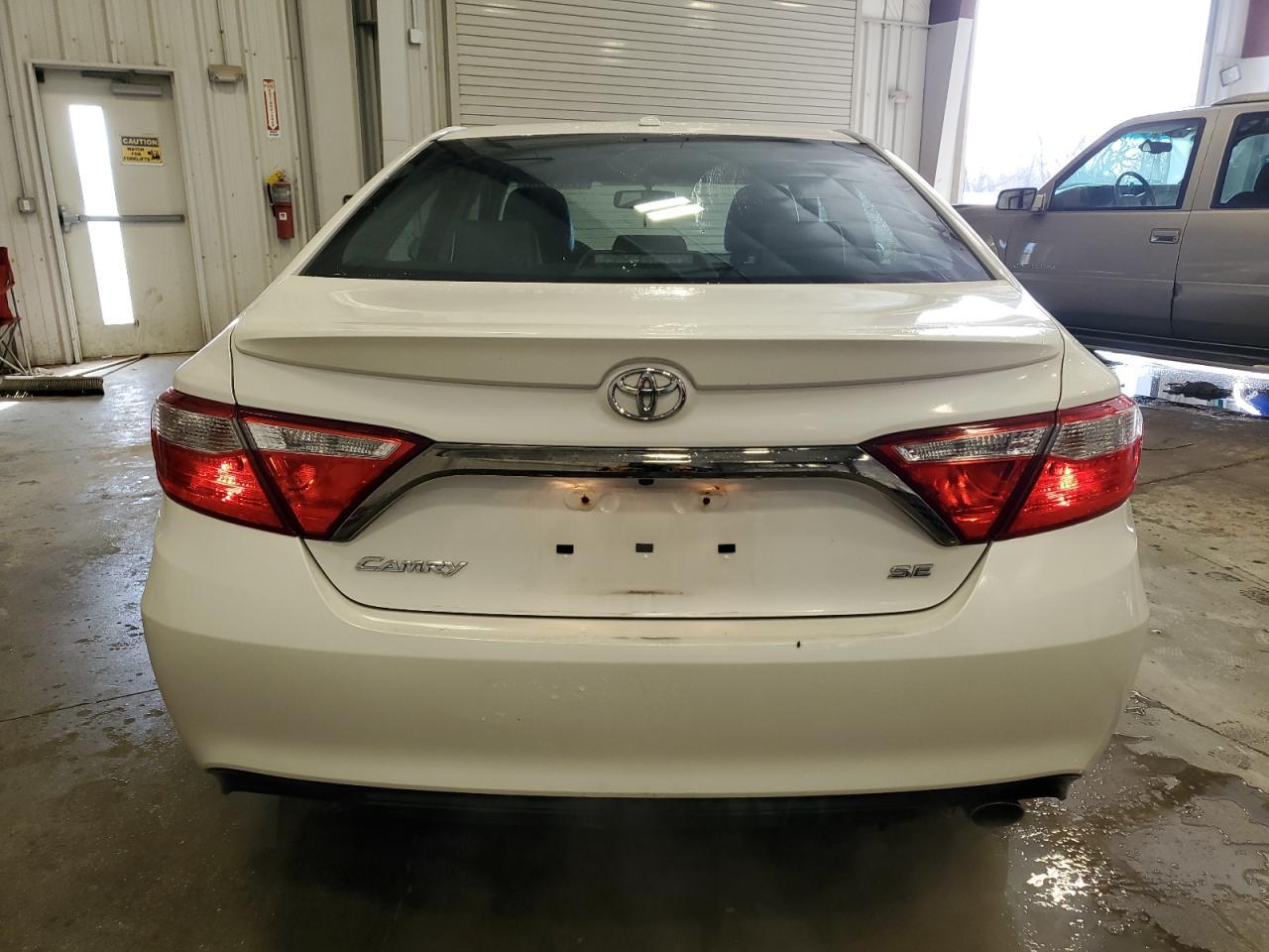 2015 TOYOTA CAMRY LE - Image 6