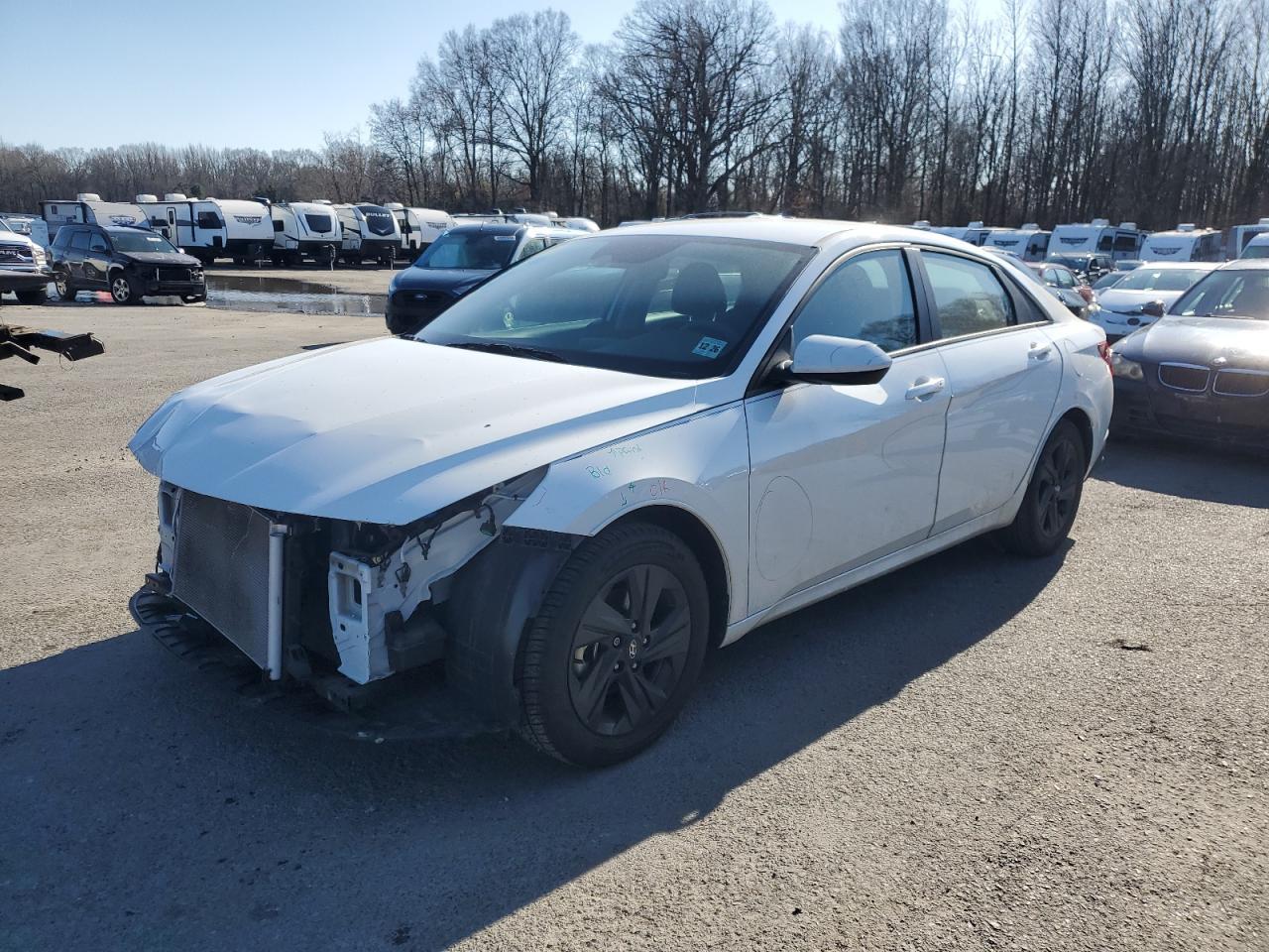 2022 HYUNDAI ELANTRA SE