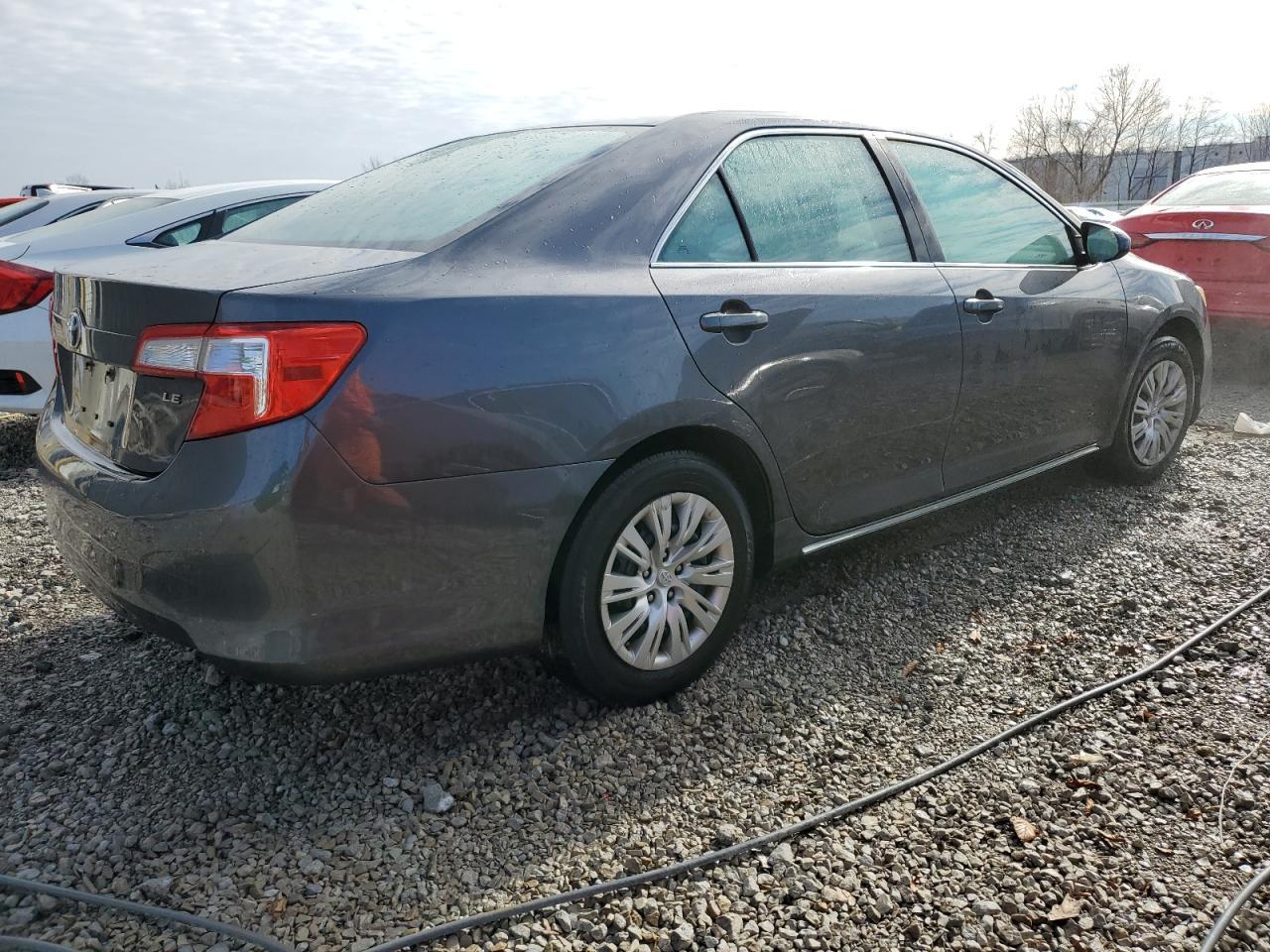 2013 TOYOTA CAMRY L - Фото 3