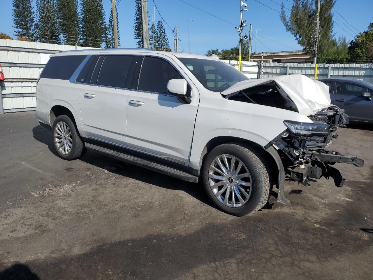 2021 CADILLAC ESCALADE E - Image 4