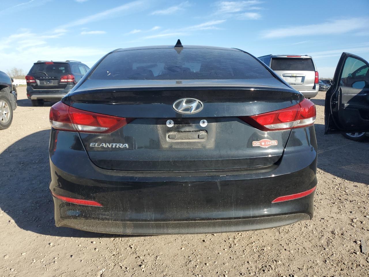 2018 HYUNDAI ELANTRA SE - Image 6