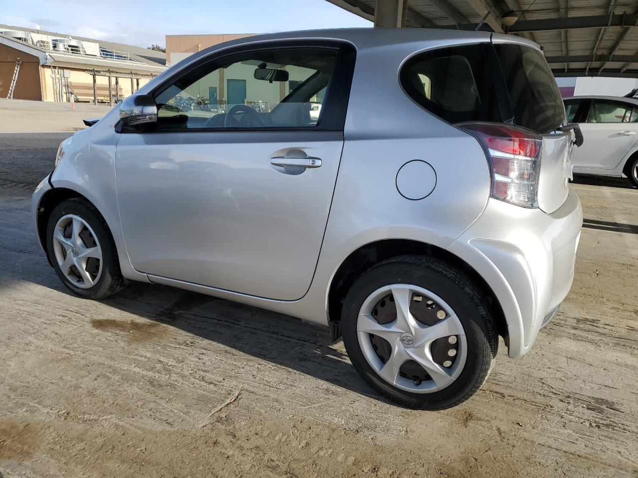 2015 TOYOTA SCION IQ - Фото 2