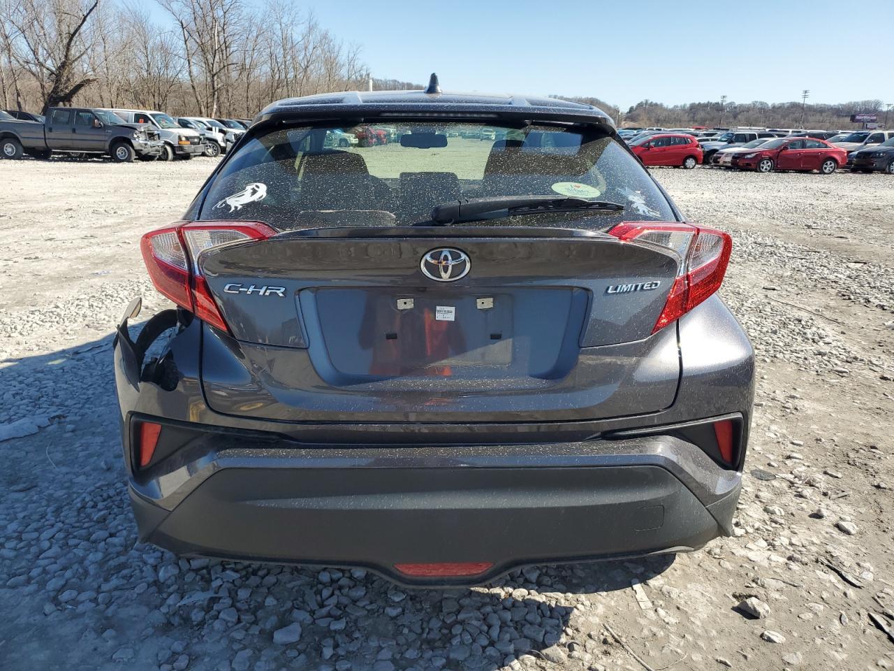 2019 TOYOTA C-HR XLE - Фото 6