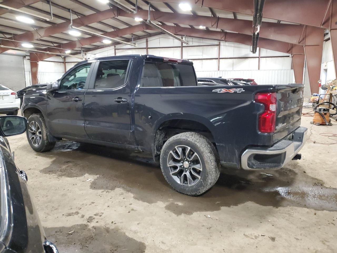2023 CHEVROLET SILVERADO - Image 2