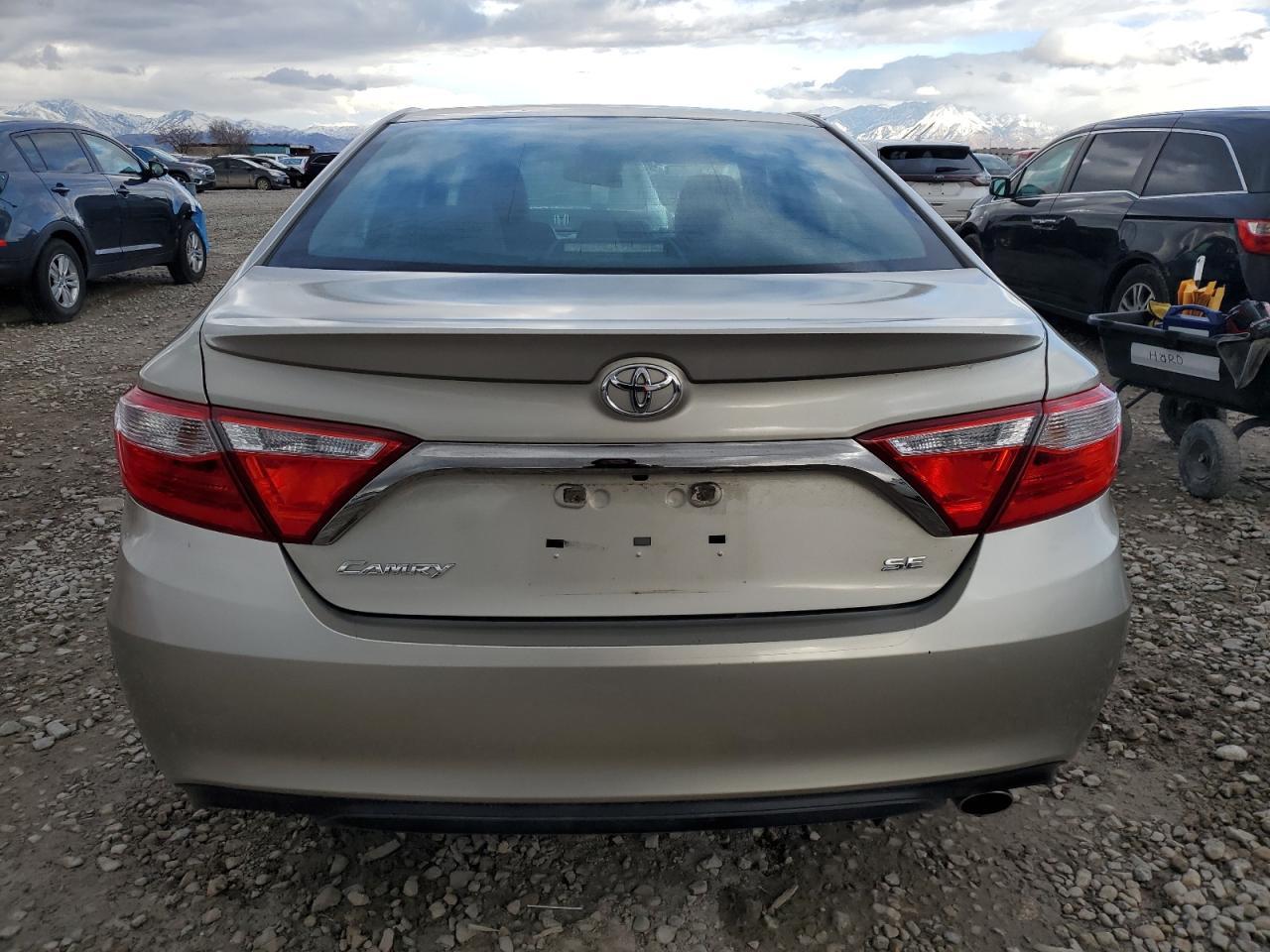 2015 TOYOTA CAMRY LE - Image 6