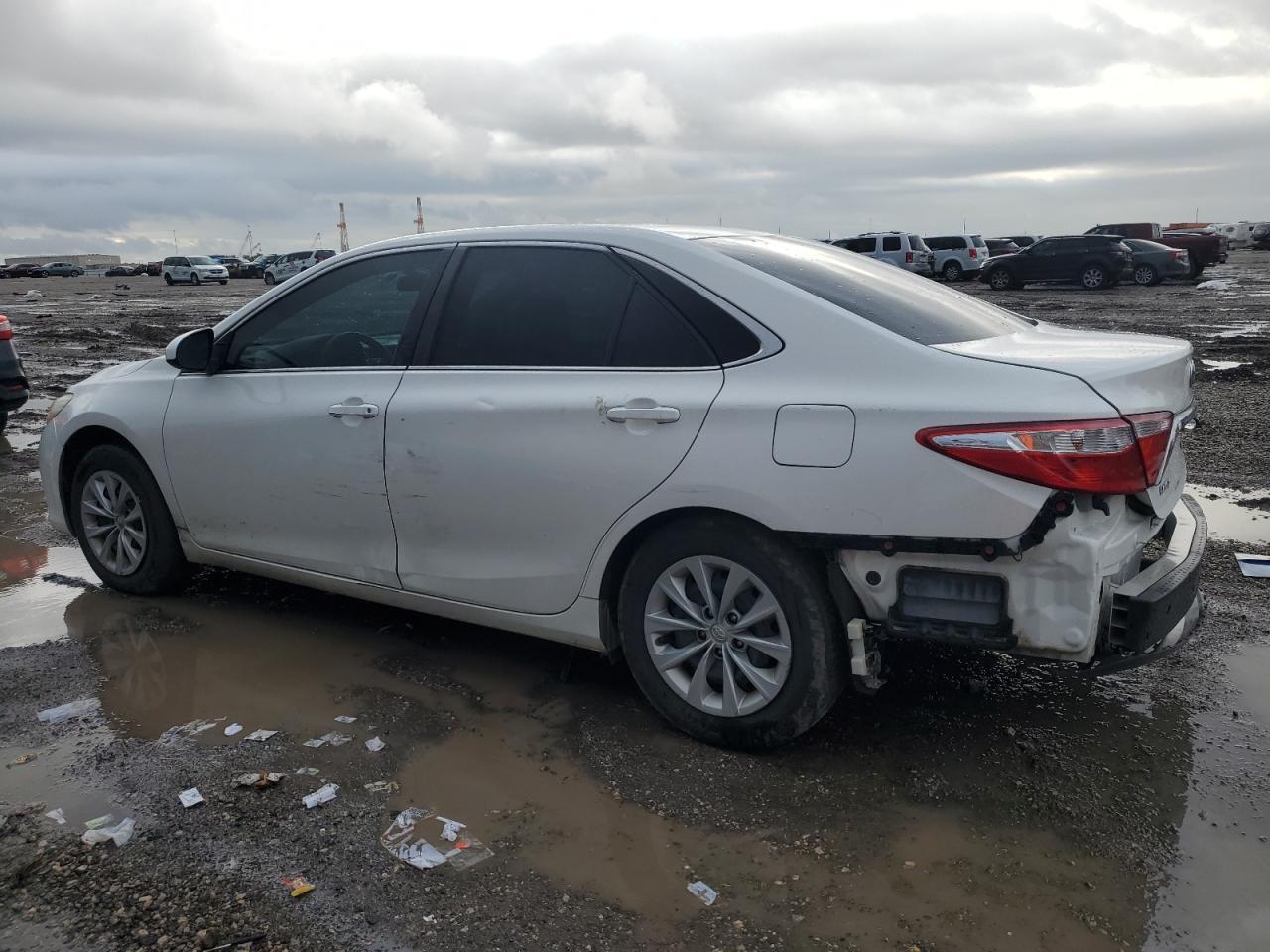 2016 TOYOTA CAMRY LE - Image 2