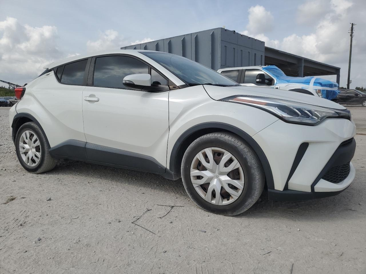 2021 TOYOTA C-HR XLE - Фото 4