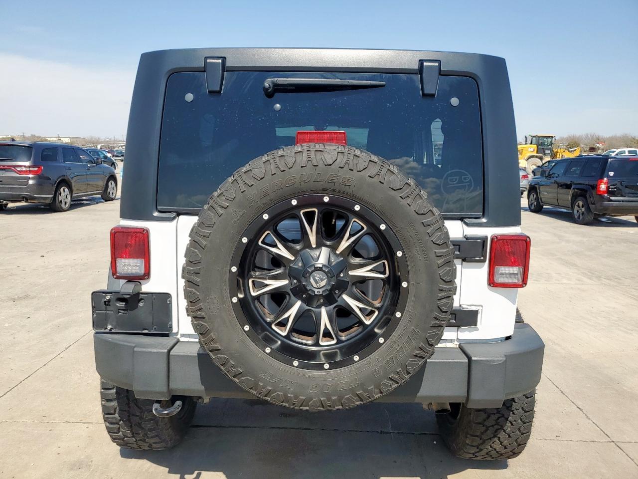 2017 JEEP WRANGLER U - Image 6