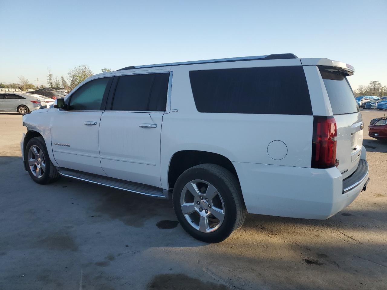 2015 CHEVROLET SUBURBAN C - Image 2