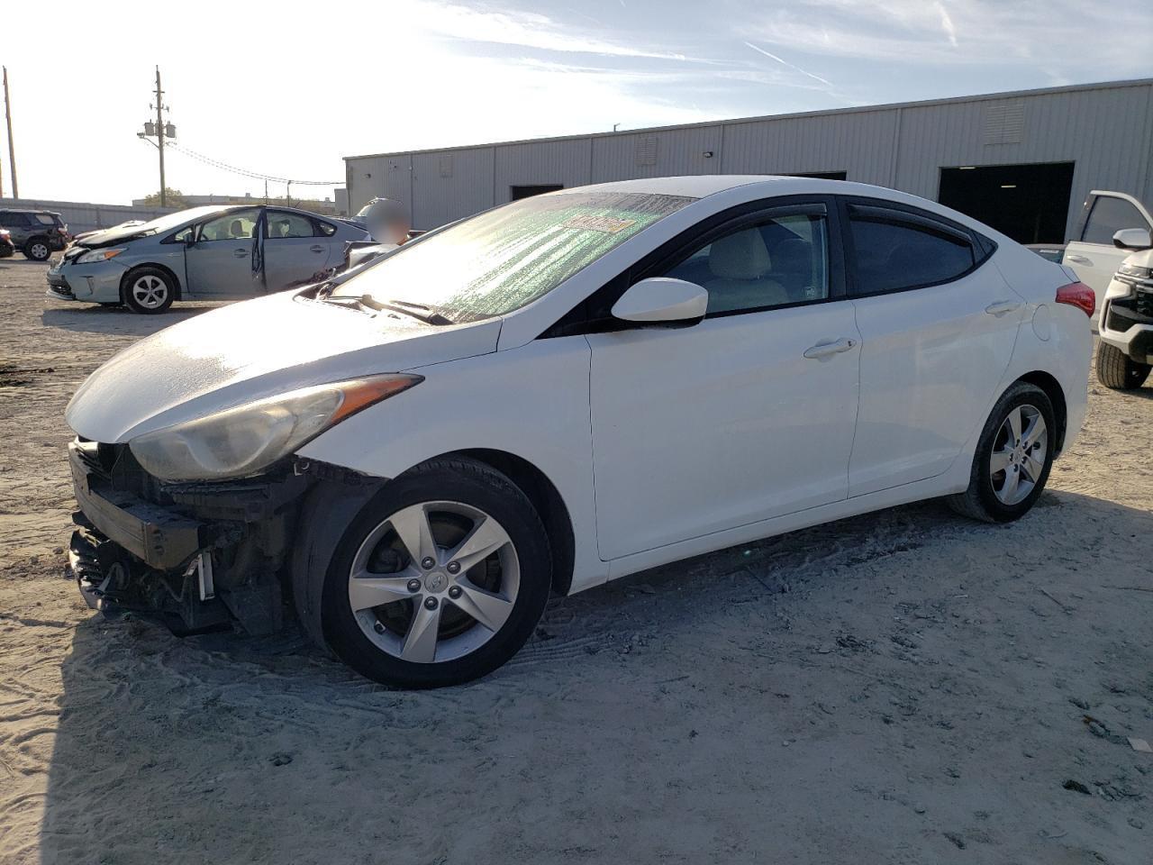 2013 HYUNDAI ELANTRA GL