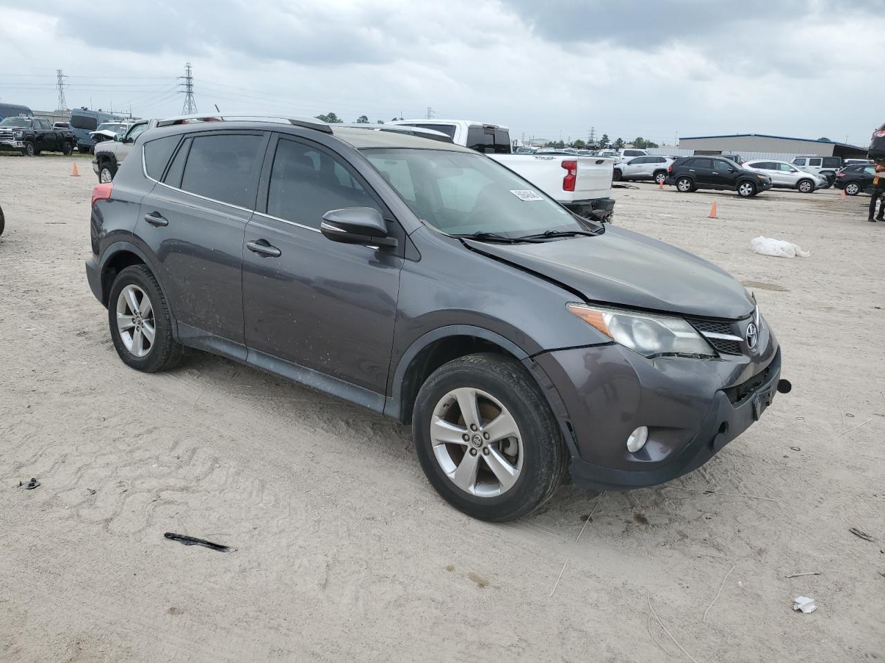 2015 TOYOTA RAV4 XLE - Image 4