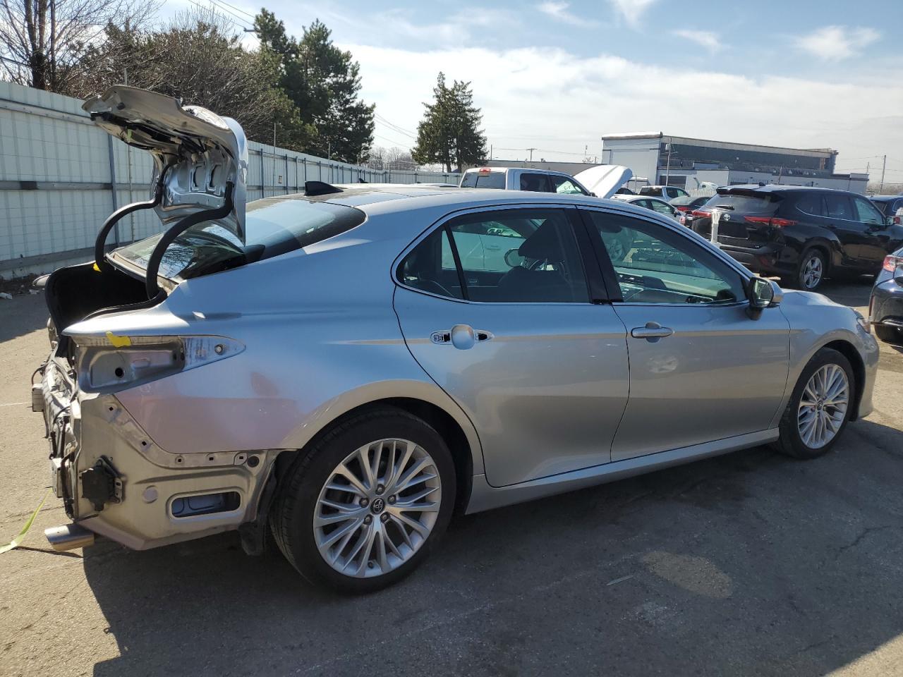 2018 TOYOTA CAMRY L - Фото 3