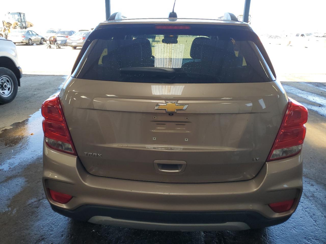 2018 CHEVROLET TRAX 1LT - Image 6