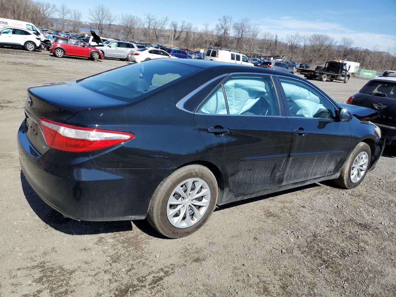 2015 TOYOTA CAMRY LE - Image 3